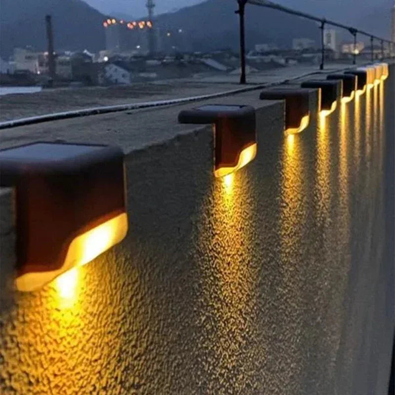 Lumières solaires LED extérieures pour escalier, clôture ou patio (4/8/12 pcs) – Media 1